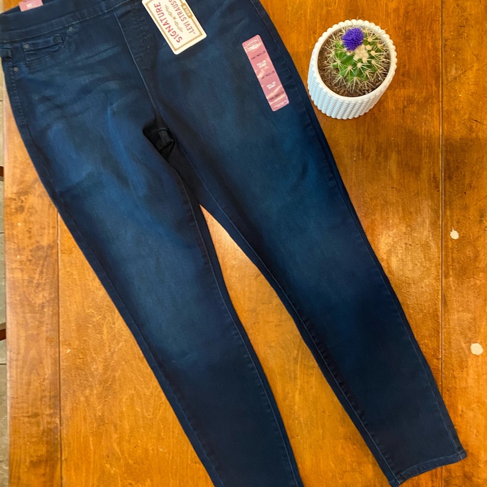 Levi Strauss Signature Pull-On Skinny Jeans Dark Wash Size W32/L30Stretch